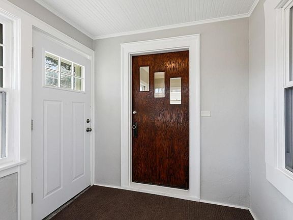 2nd image of 4540 44th Ave S