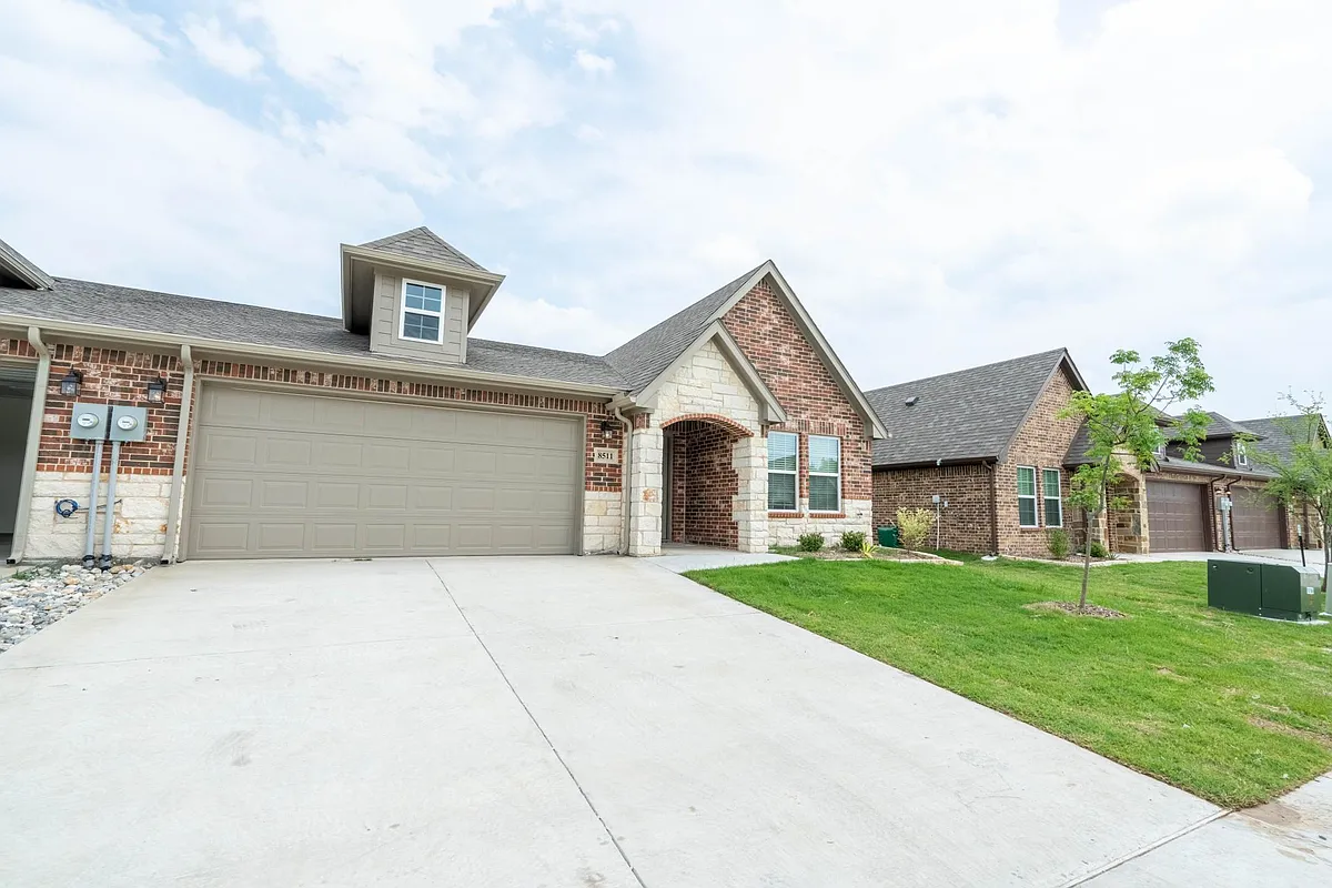 Building Photo - 8511 Christie Ln