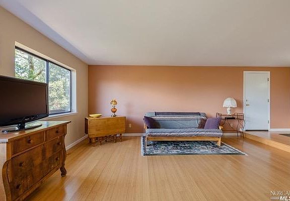 5th image of 26803 Oak Knoll Ter