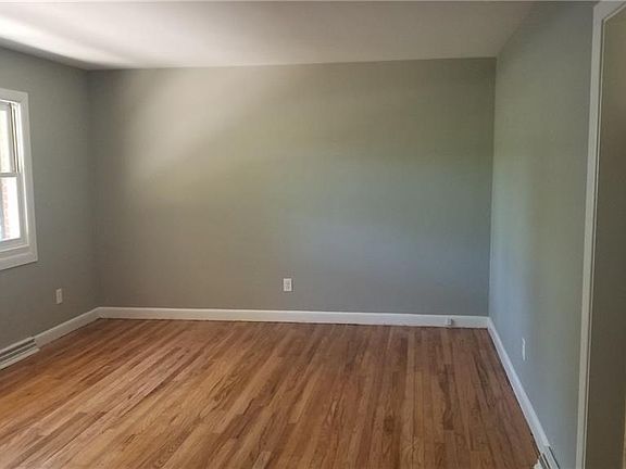 3rd image of 1629 Lakewood Dr