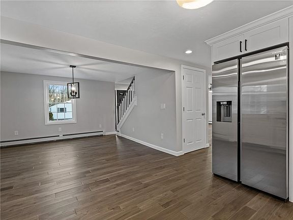 5th image of 14 Meadowbrook Dr