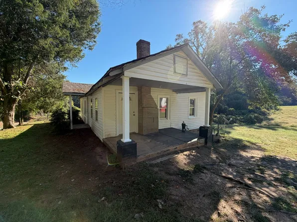 82 Stokes St, Grantville, GA 30220