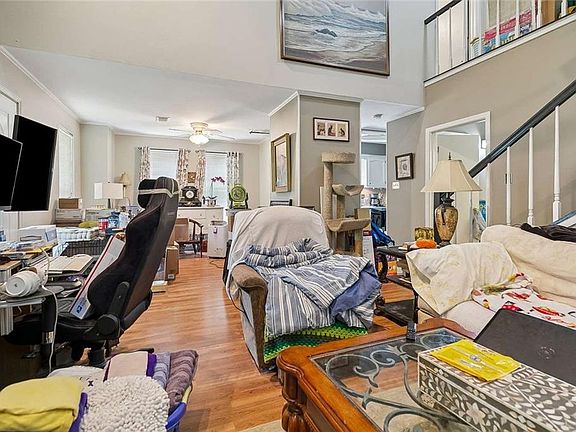3rd image of 3332 Toulon Dr