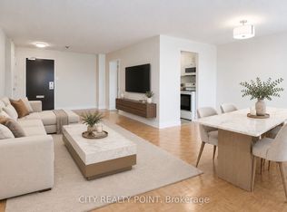 6200 Bathurst St #1008, Toronto, ON M2R 2A3