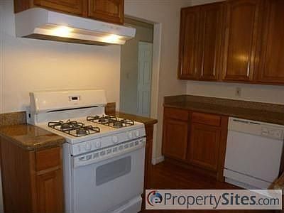 3rd image of 3808 Centinella Dr