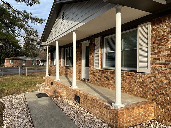 5th image of 102 Falcon Dr
