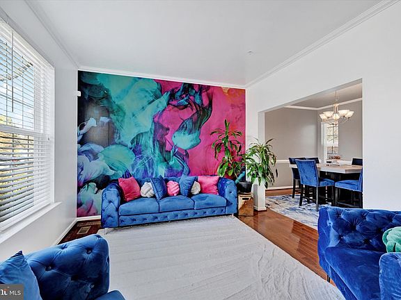 4th image of 7 Bon Oak Ct