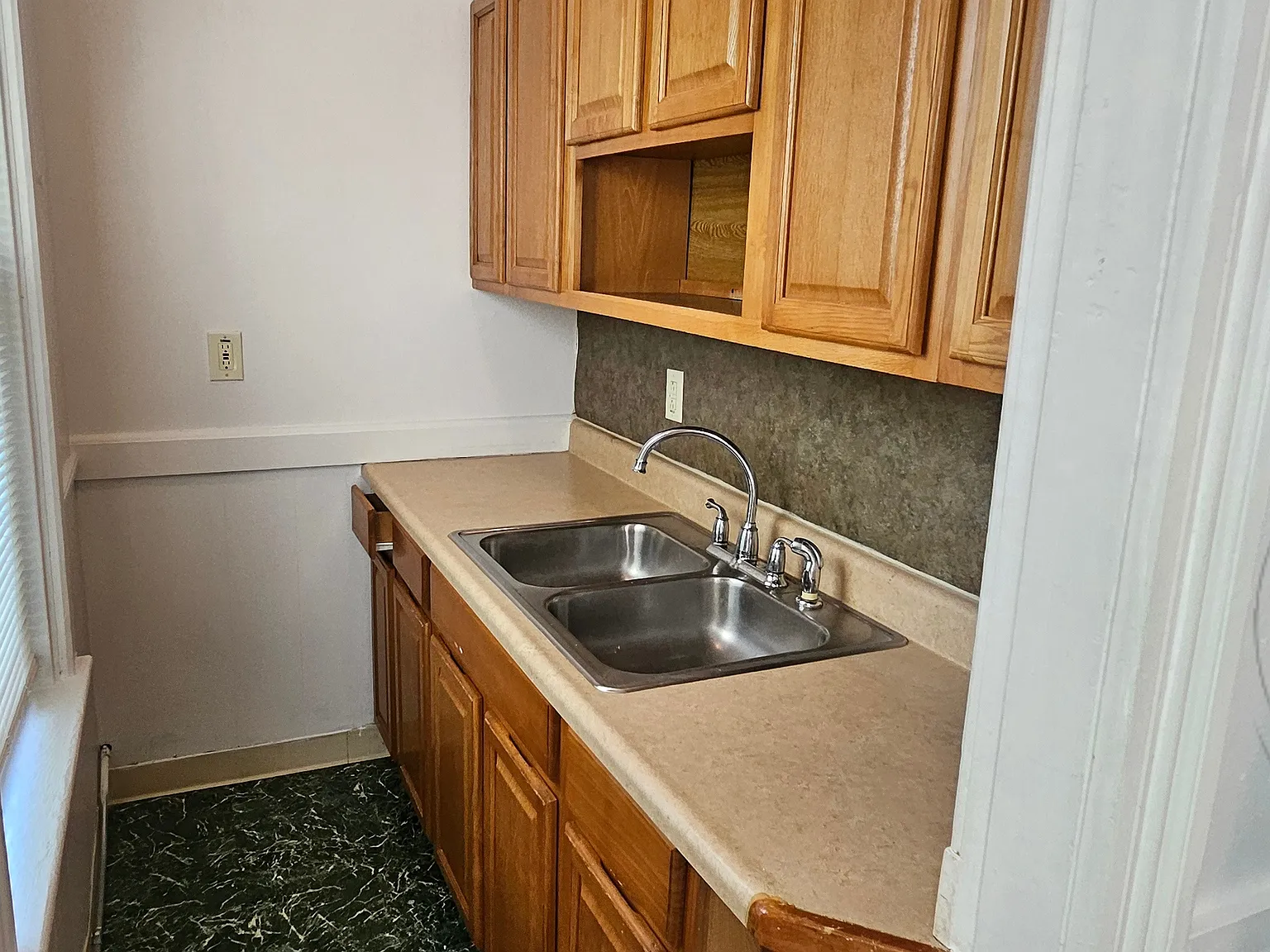104 Rodney St — Photo 3
