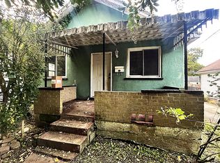 711 57th St E, Charleston, WV 25304