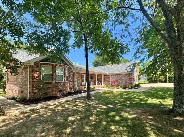 101 S Bayou Dr, Mountain View, AR 72560