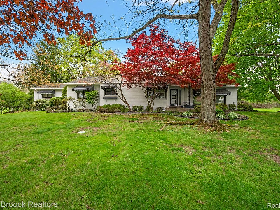 1st image of 30400 Woodhaven Ln