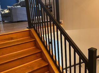 153 English Ct, Bushkill, PA 18324