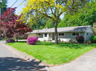 322 W Hickory St, Roseburg, OR 97471