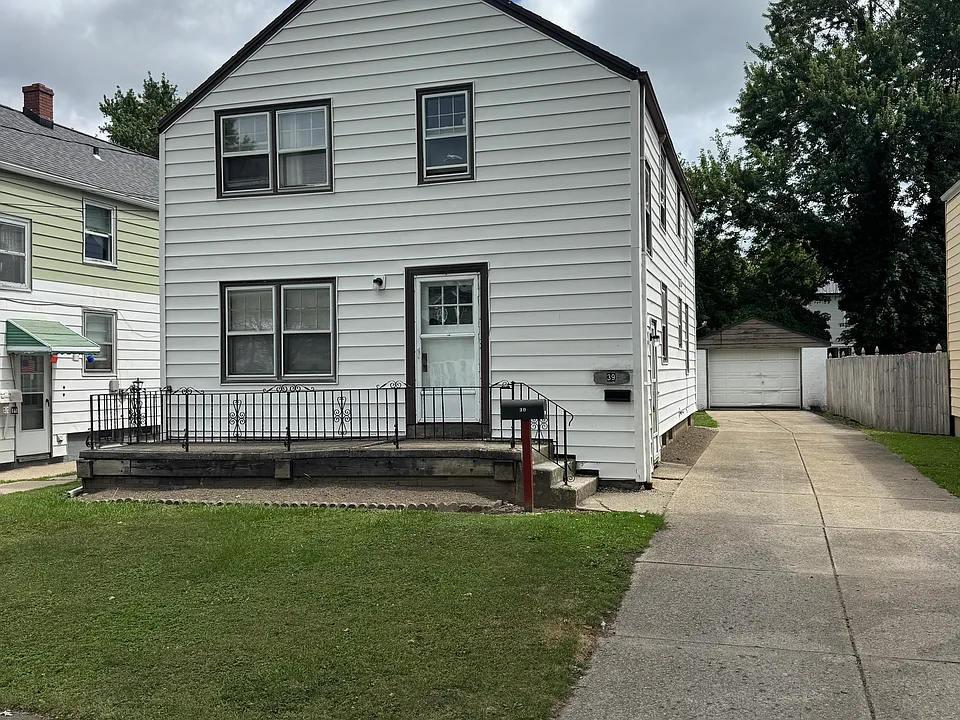 39 Folger St #2