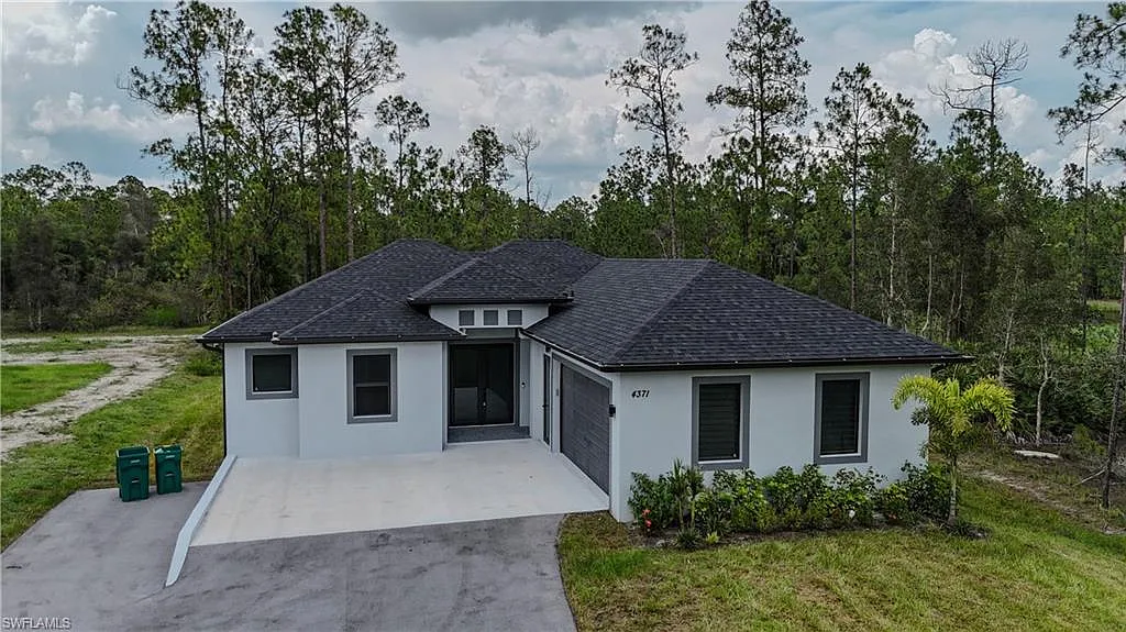 3 bed, 2.0 bath, 1550 sqft, $2,900 — Photo 1