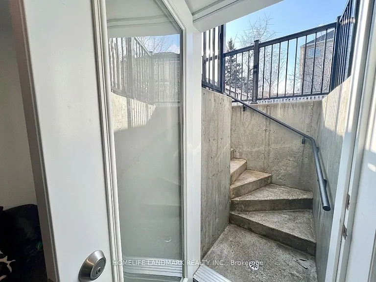 18 Fountain Ct — Photo 12