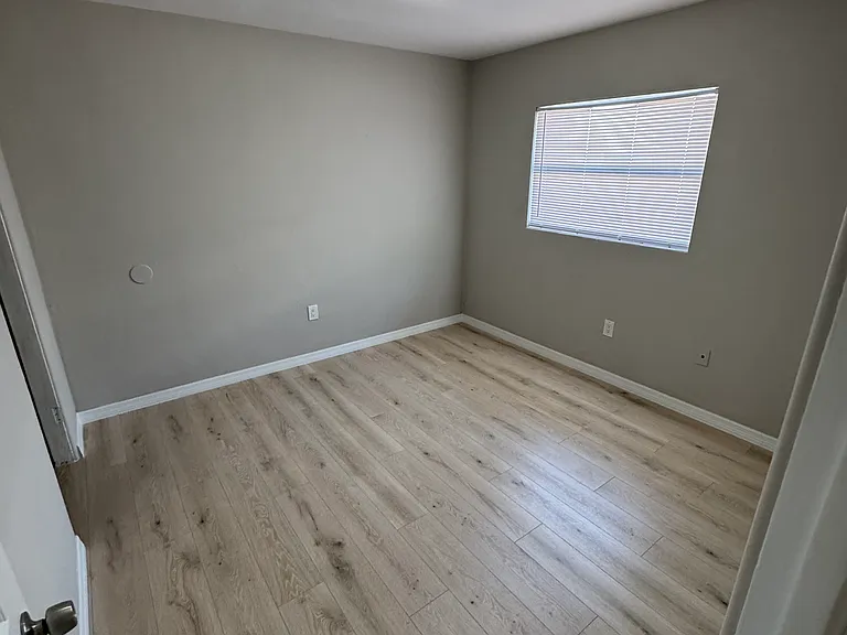 1418 18th Avenue Dr W — Photo 4