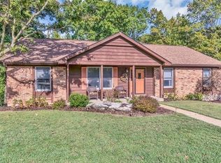 4633 Aspen Hollow Dr, Saint Louis, MO 63128