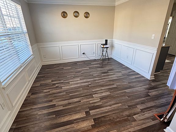 4th image of 60 Templeton Way