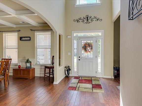 3rd image of 124 Seaton Ave