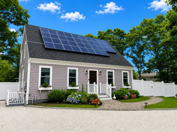 92 Rainbow Avenue, East Falmouth, MA 02536