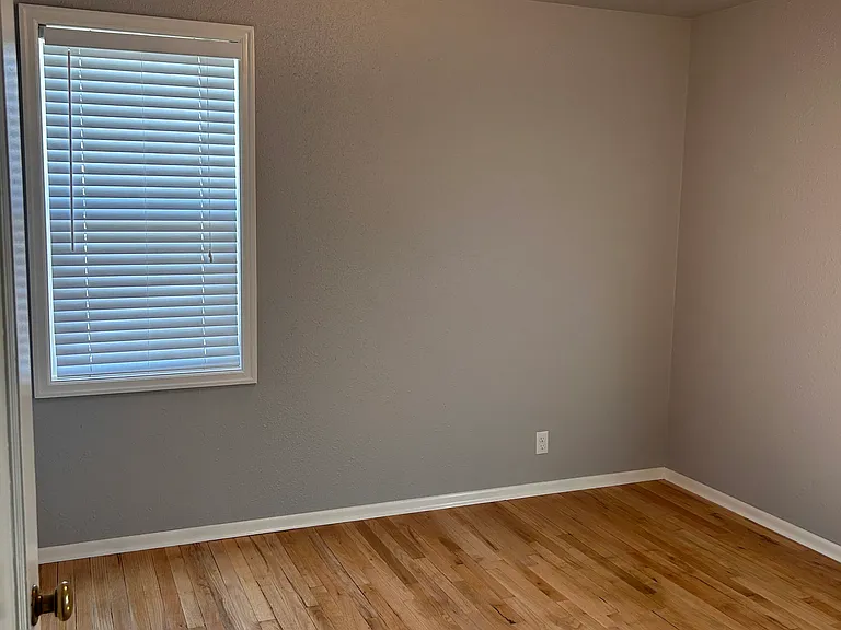 130 G St NE — Photo 10