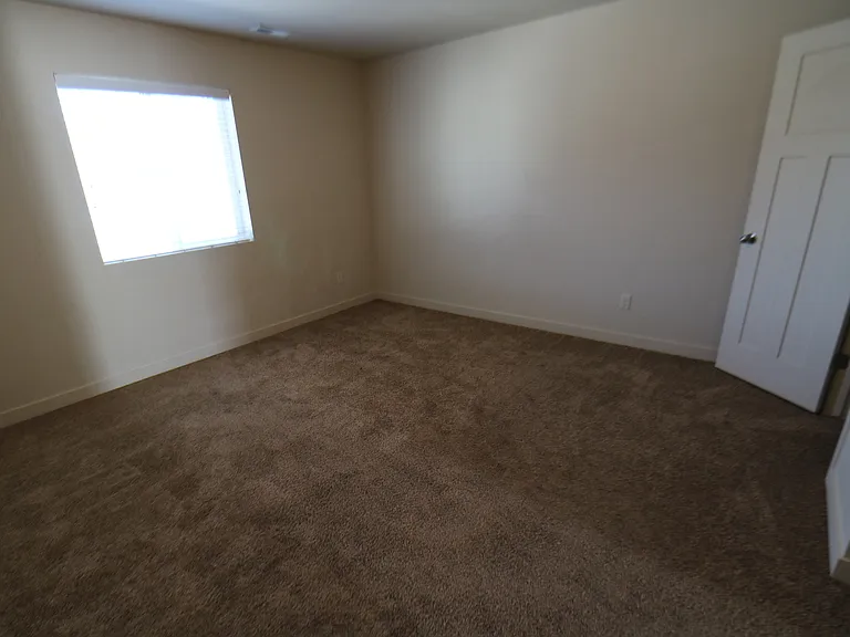 209 N 680 E — Photo 10