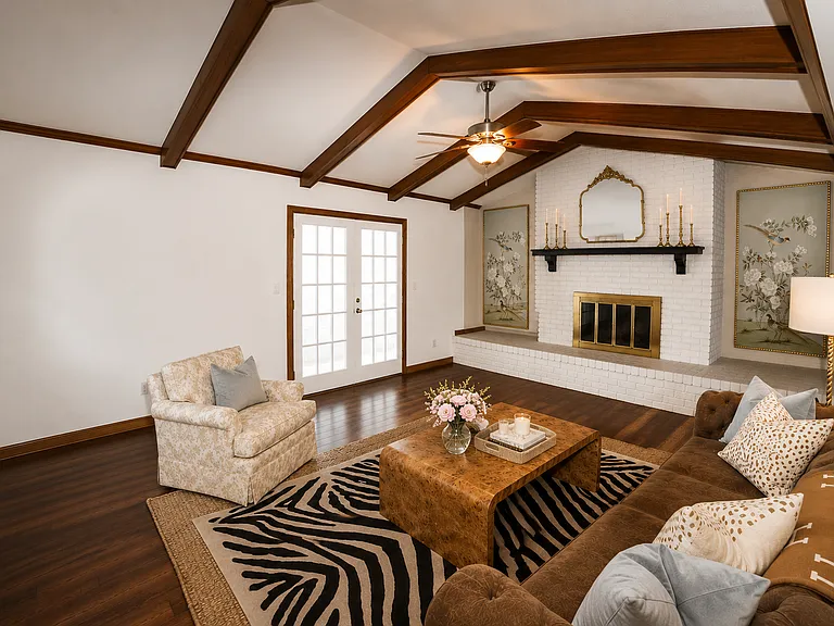 116 Greenbriar Trl — Photo 2