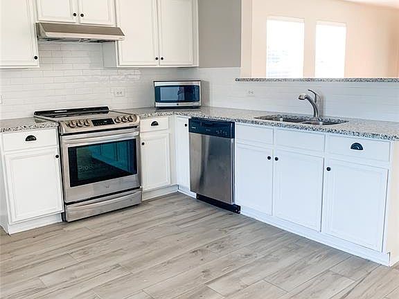 2nd image of 1465 Water Lily Dr