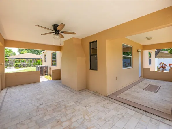 2153 NW 92nd St, Miami, FL 33147