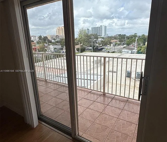 2441 SW 31st Ave #303 — Photo 9