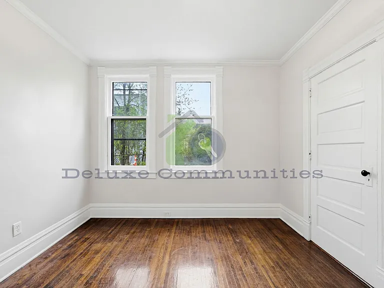 410 Eastern Ave SE — Photo 29