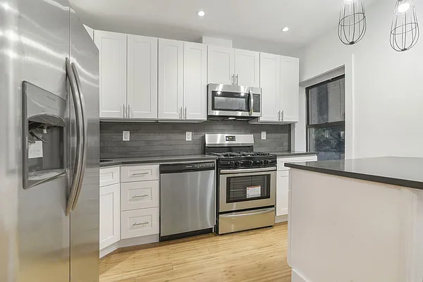 Rented by Century 21 Milestone Realty | media 11