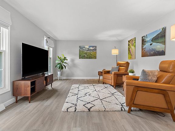 4th image of 1267 Killdeer Ln