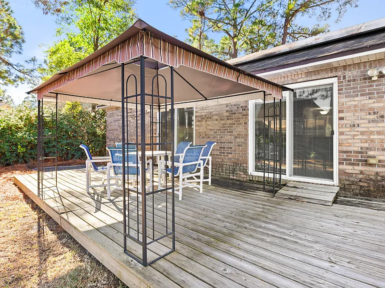 31 Bay Walk Ct — Photo 13