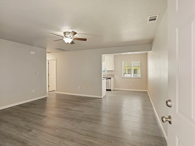 3435 Pacific Ave #5 — Photo 2