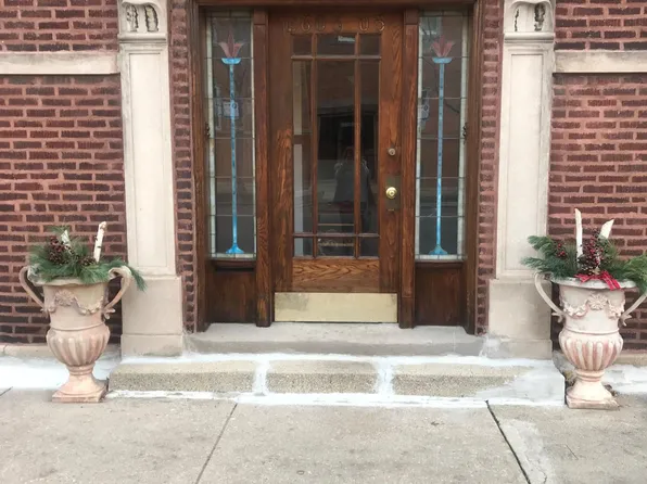 2605 N Harding Ave #1F, Chicago, IL 60647