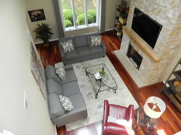 5th image of 1323 Appletree Ln