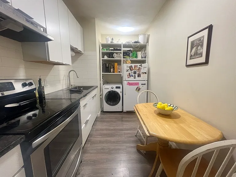 122 London St #2 — Photo 18