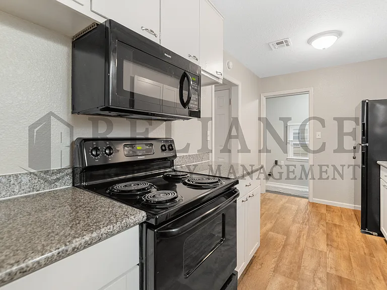 726 S Bonn St — Photo 12