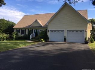 37 Castle Hill Rd, Pawcatuck, CT 06379