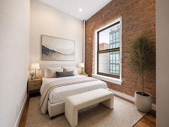 4th image of 53 E 7th St #13