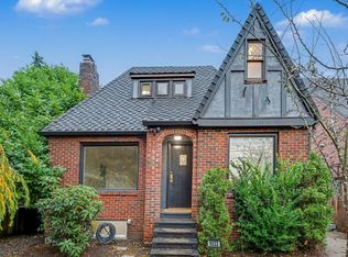 9222 35th Ave SW, Seattle, WA 98126