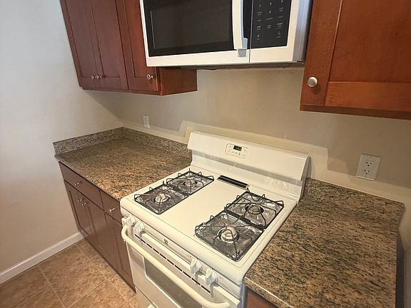 5th image of 2170 Arroyo Ct APT 2