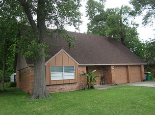 203 Meador Ln, Baytown, TX 77520