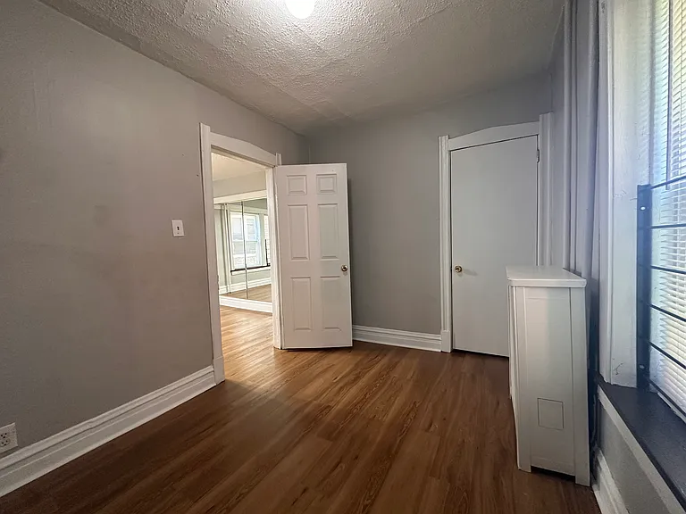 10226 S Rhodes Ave #2 — Photo 7