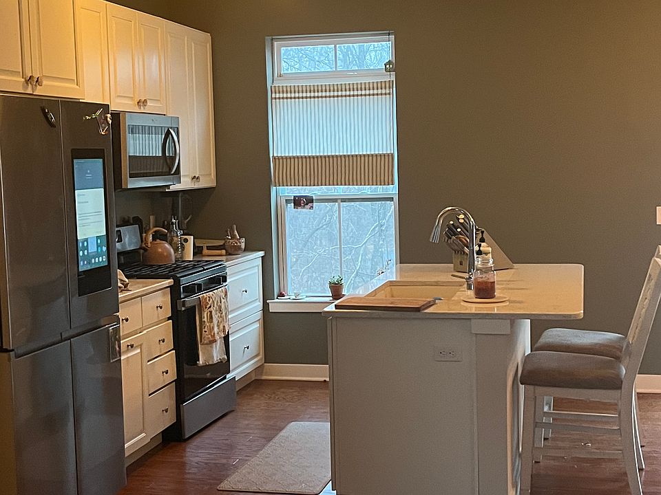 2nd image of 36 Independence Ct #36