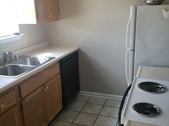 4th image of 720 Candlewood Dr