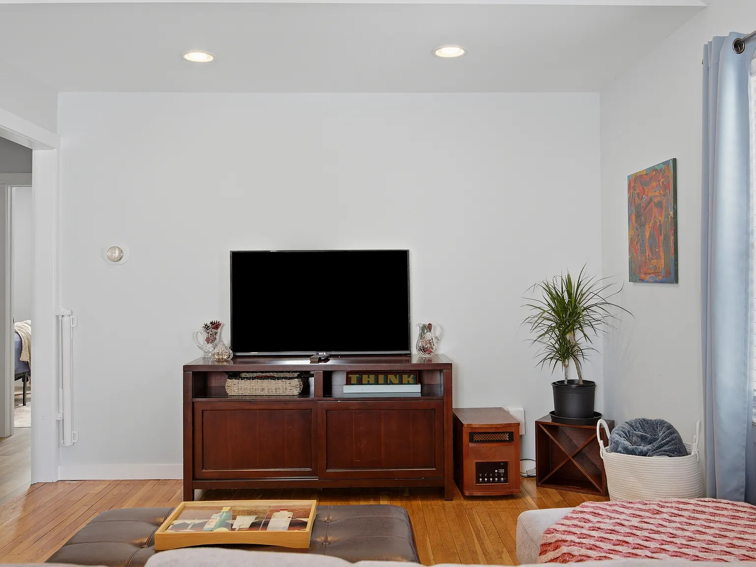 3 bed, 1.5 bath, 984 sqft, $1,800 — Photo 3