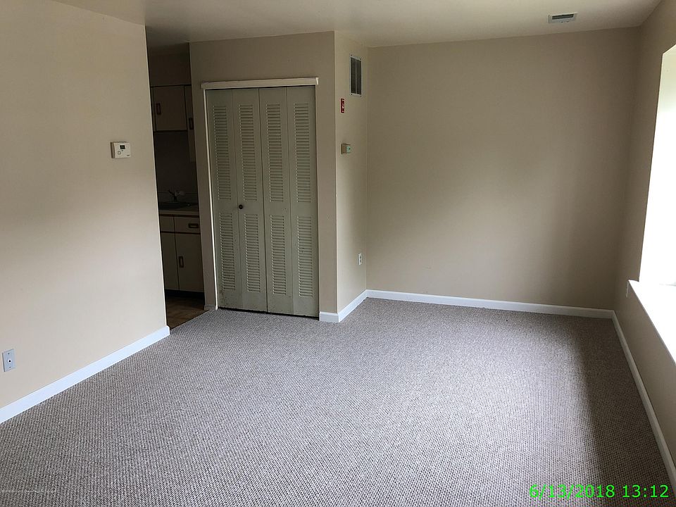 2nd image of 14 Interlaken Ct Unit 5